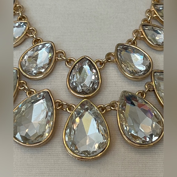18” Chunky Teardrop Rhinestone Multi Tier Gold Tone Necklace Set with Earrings - Picture 4 of 14